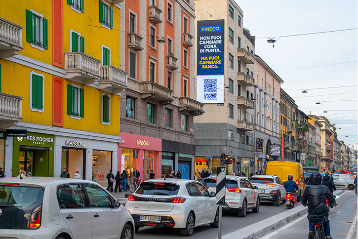 Immagine location spazio pubblicitario Acone Associati Milano corso di Porta Ticinese - Darsena - Colonne di San Lorenzo_5