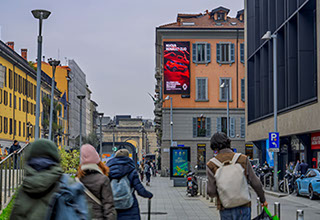 Immagine location spazio pubblicitario Acone Associati Milano corso di Porta Ticinese - Darsena - Colonne di San Lorenzo_6