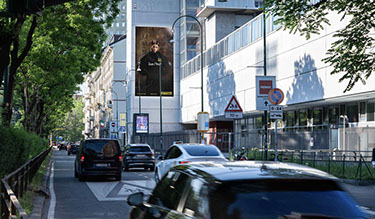 Immagine location spazio pubblicitario Acone Associati Milano piazza Cordusio - palazzo Broggi - Domination_4