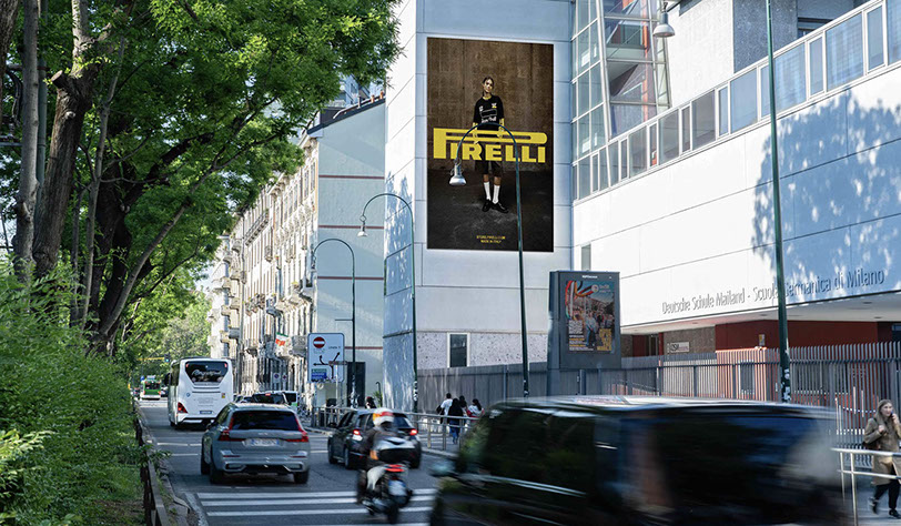 :&nbsp; Immagine location spazio pubblicitario Acone Associati Milano piazza Cordusio - palazzo Broggi - Domination_5