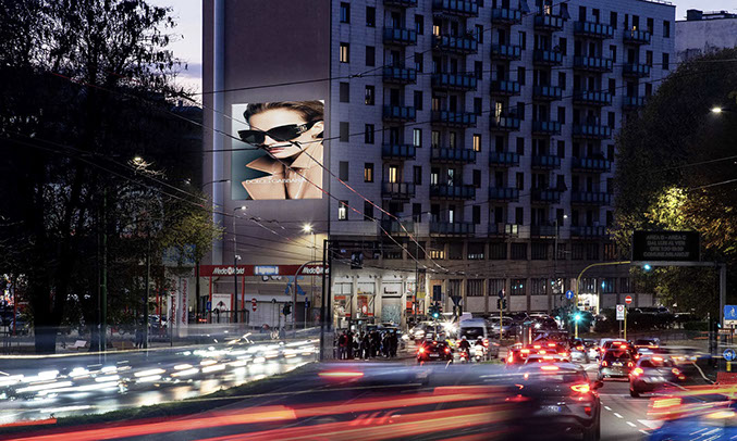 Immagine location spazio pubblicitario Acone Associati Milano piazza Cordusio - palazzo Broggi - Domination_3