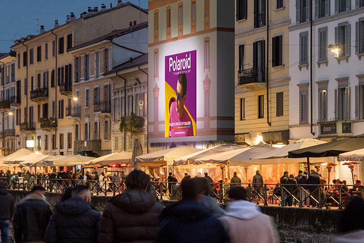 Immagine location spazio pubblicitario Acone Associati Milano corso di Porta Ticinese - Darsena - Colonne di San Lorenzo