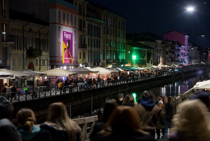 Immagine location spazio pubblicitario Acone Associati Milano corso di Porta Ticinese - Darsena - Colonne di San Lorenzo_5