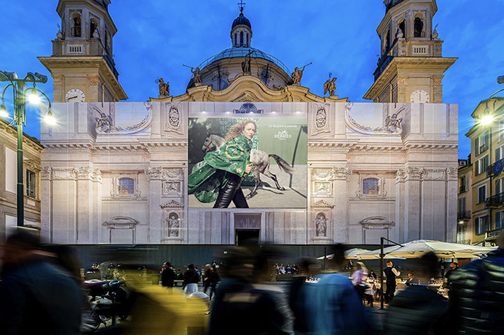 Immagine location spazio pubblicitario Acone Associati Milano corso di Porta Ticinese - Darsena - Colonne di San Lorenzo_2