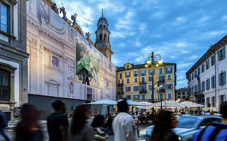 Immagine location spazio pubblicitario Acone Associati Milano corso di Porta Ticinese - Darsena - Colonne di San Lorenzo_4