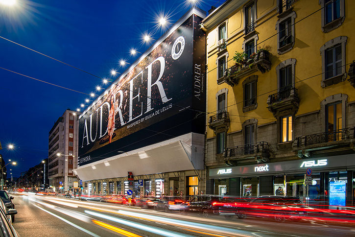 :&nbsp; Immagine location spazio pubblicitario Acone Associati Milano piazza Cordusio - palazzo Broggi - Domination_5