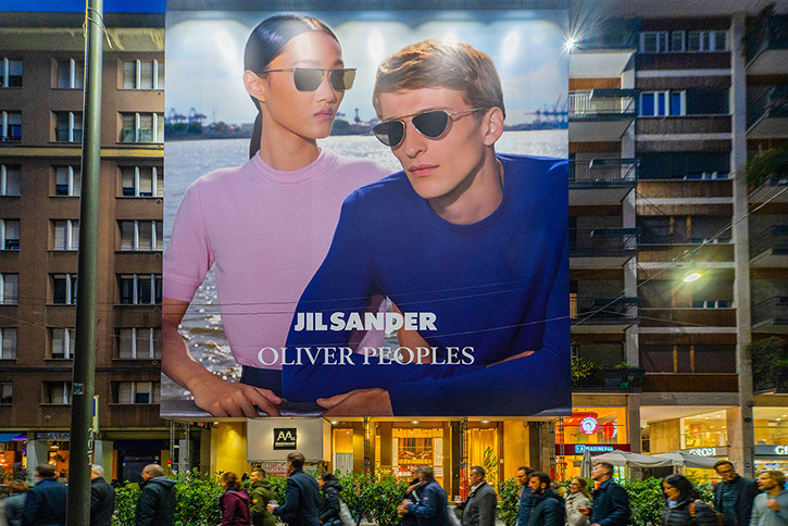 Immagine location spazio pubblicitario Acone Associati Milano piazza Cordusio - palazzo Broggi - Domination_3