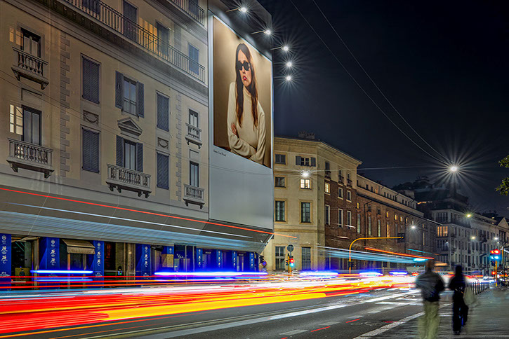 :&nbsp; Immagine location spazio pubblicitario Acone Associati Milano piazza Cordusio - palazzo Broggi - Domination_5