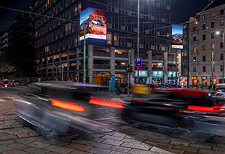 Immagine location spazio pubblicitario Acone Associati Milano corso Como - Gae Aulenti - ledwall_5