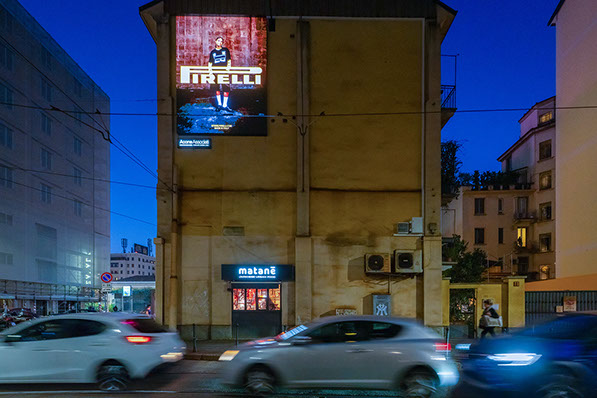 Immagine location spazio pubblicitario Acone Associati Milano corso di Porta Ticinese - Darsena - Colonne di San Lorenzo_3
