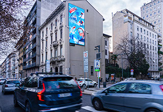Immagine location spazio pubblicitario Acone Associati Milano corso di Porta Ticinese - Darsena - Colonne di San Lorenzo_5