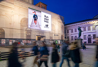 Immagine location spazio pubblicitario Acone Associati Milano corso di Porta Ticinese - Darsena - Colonne di San Lorenzo_3