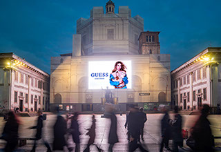 Immagine location spazio pubblicitario Acone Associati Milano corso di Porta Ticinese - Darsena - Colonne di San Lorenzo_4