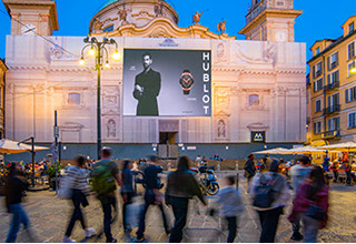 Immagine location spazio pubblicitario Acone Associati Milano corso di Porta Ticinese - Darsena - Colonne di San Lorenzo