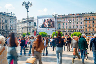 Immagine location spazio pubblicitario Acone Associati Milano piazza Cordusio - palazzo Broggi - Domination_6