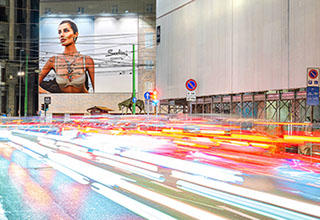Immagine location spazio pubblicitario Acone Associati Milano corso di Porta Ticinese - Darsena - Colonne di San Lorenzo_3