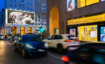 Immagine location spazio pubblicitario Acone Associati Milano piazza Cordusio - palazzo Broggi - Domination_3