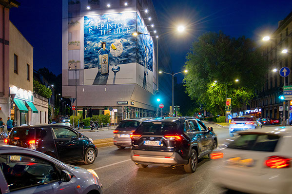 :&nbsp; Immagine location spazio pubblicitario Acone Associati Milano piazza Cordusio - palazzo Broggi - Domination_5