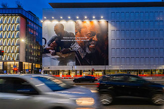 Immagine location spazio pubblicitario Acone Associati Milano piazza Cordusio - palazzo Broggi - Domination_3