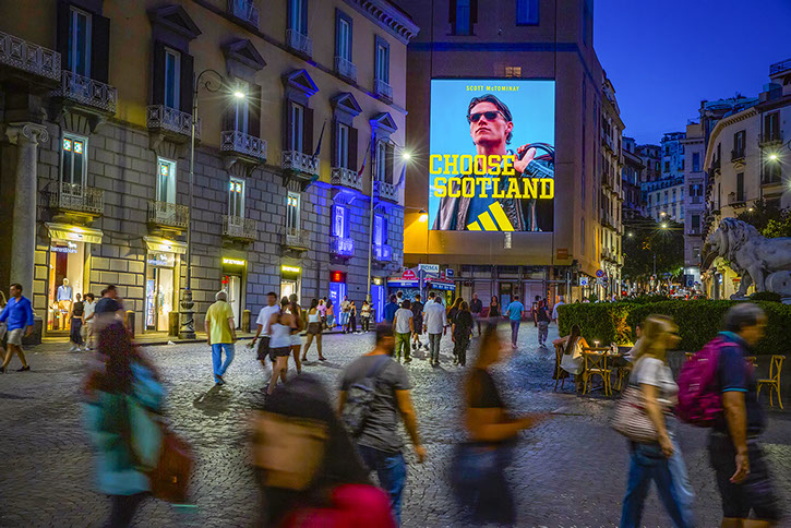 Immagine location spazio pubblicitario a Napoli Acone Associati
