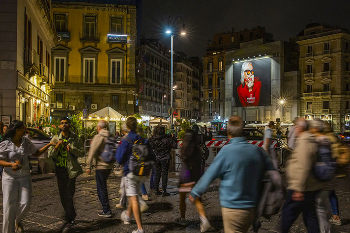 Immagine location spazio pubblicitario a Napoli Acone Associati