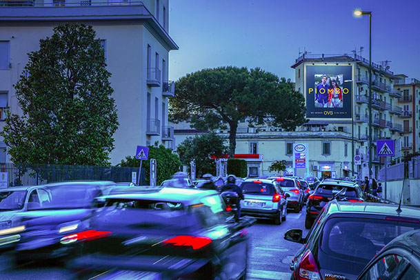 Immagine location spazio pubblicitario a Napoli Acone Associati