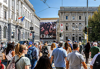 Immagine location spazio pubblicitario Acone Associati Milano corso di Porta Ticinese - Darsena - Colonne di San Lorenzo_5