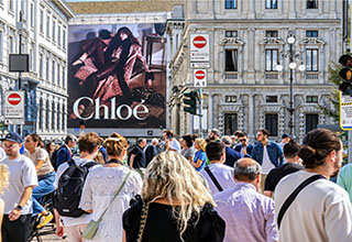 Immagine location spazio pubblicitario Acone Associati Milano corso di Porta Ticinese - Darsena - Colonne di San Lorenzo_6