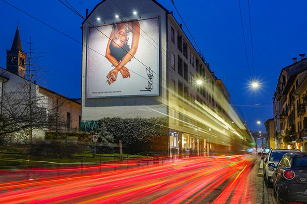 Immagine location spazio pubblicitario Acone Associati Milano corso di Porta Ticinese - Darsena - Colonne di San Lorenzo